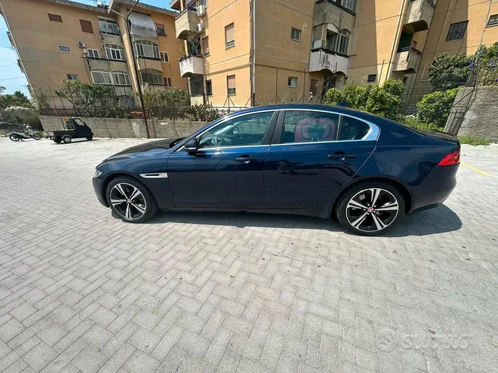 Jaguar Xe 2017 photo 3