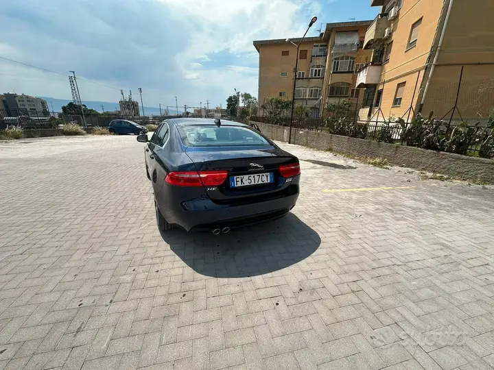 Jaguar Xe 2017 photo 4