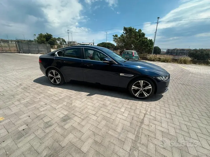 Jaguar Xe
