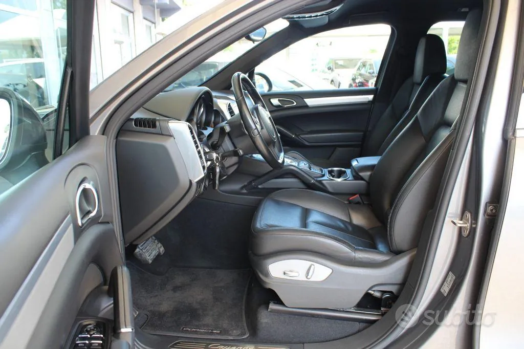 Porsche Cayenne 2011 photo 4