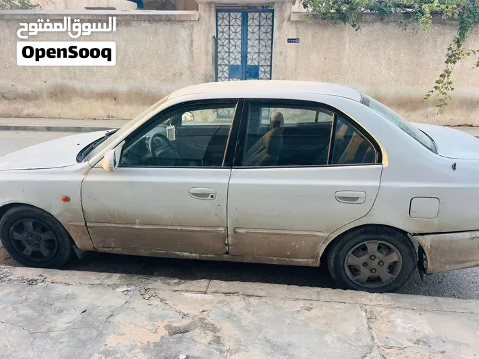 Hyundai Verna 2002 photo 2