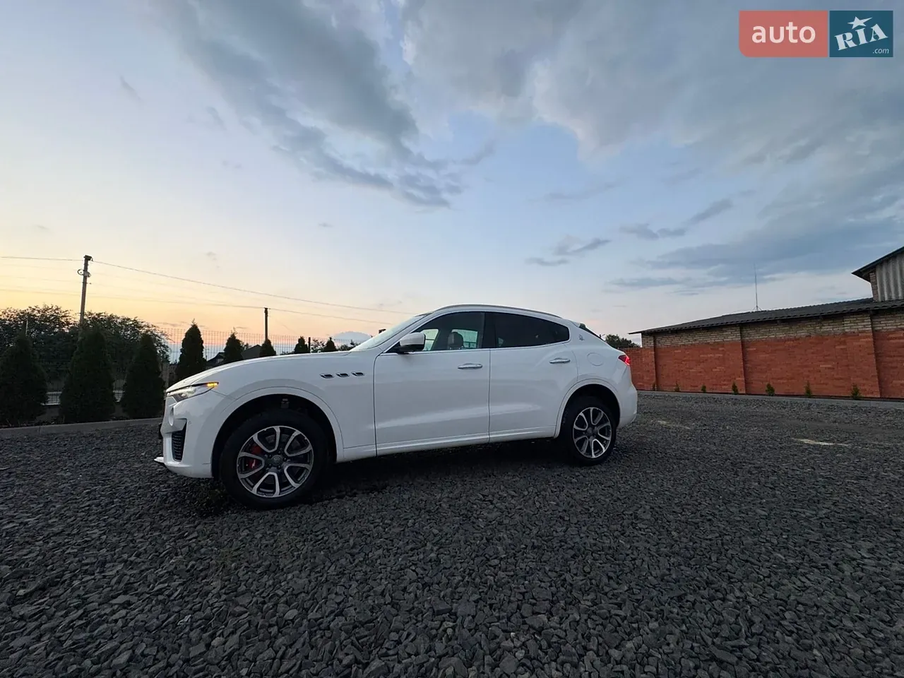 Maserati Levante 2017 photo 4