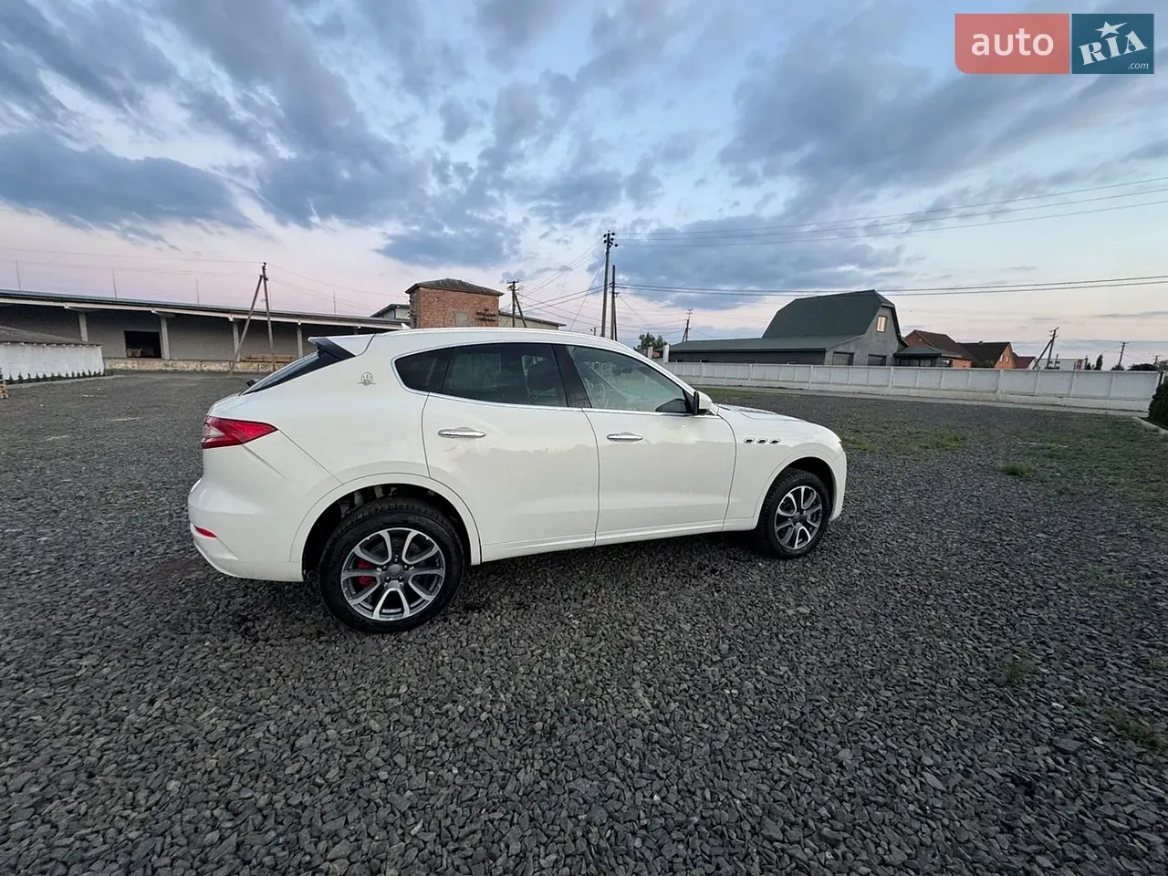 Maserati Levante 2017 photo 5