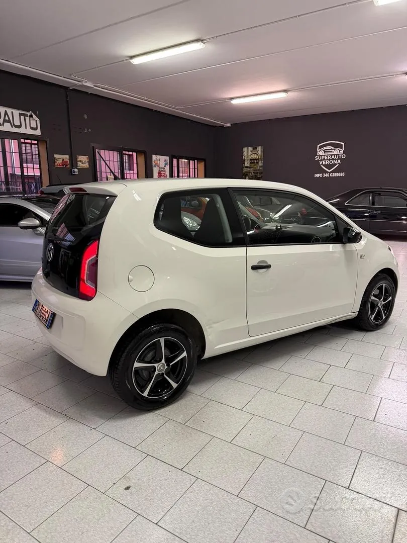 Volkswagen Up 2014 photo 4