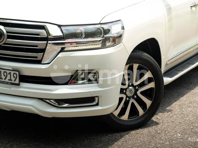 Toyota Land Cruiser 2017 photo 2