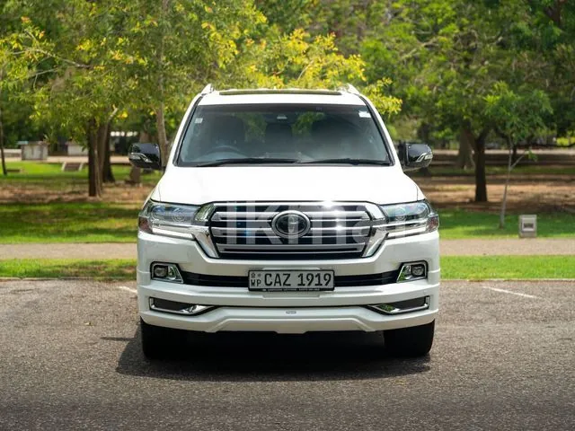 Toyota Land Cruiser 2017 photo 3
