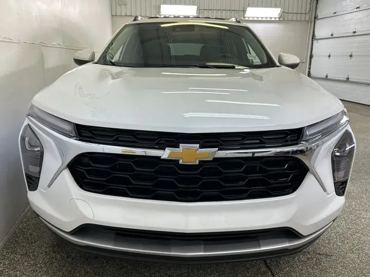 Chevrolet Trax 2025 photo 2