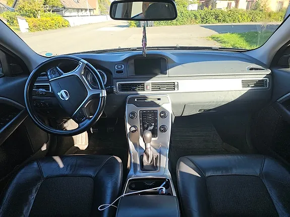 Volvo V70 2012 photo 5
