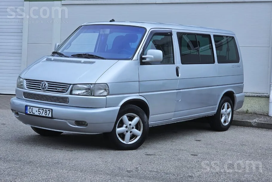 Volkswagen Multivan 2000 photo 2