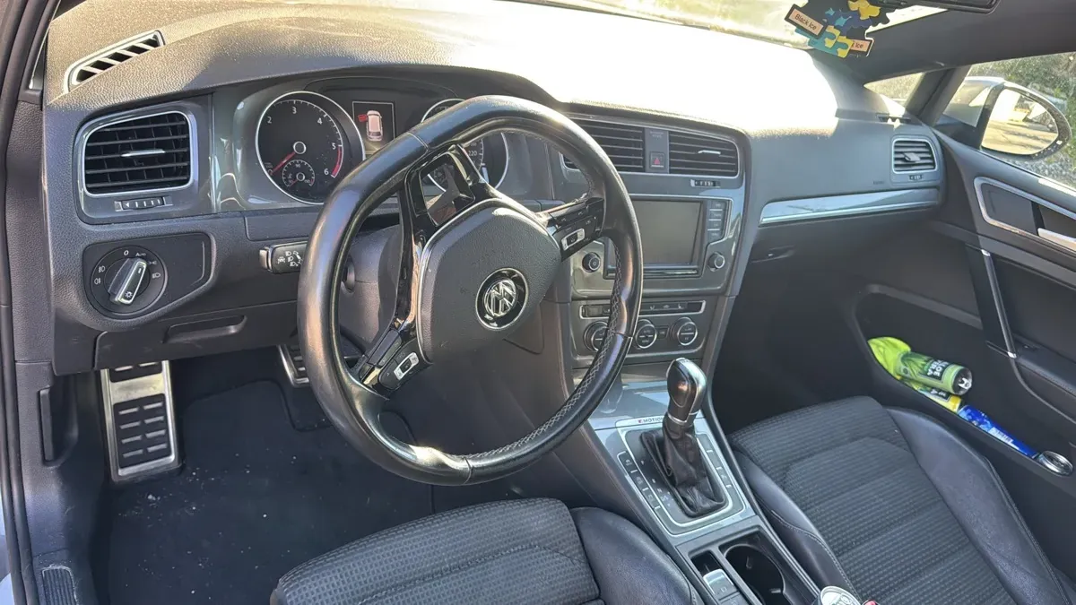 Volkswagen Golf 2015 photo 2