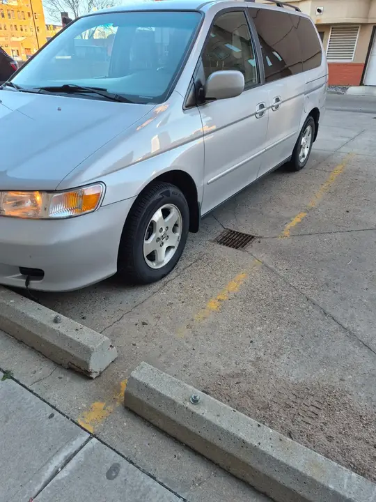 Honda Odyssey 2001 photo 3