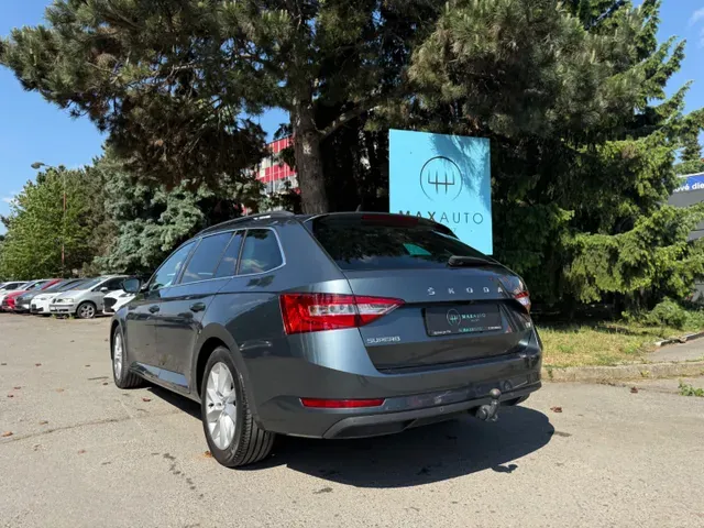 Skoda Superb Combi 2020 photo 4