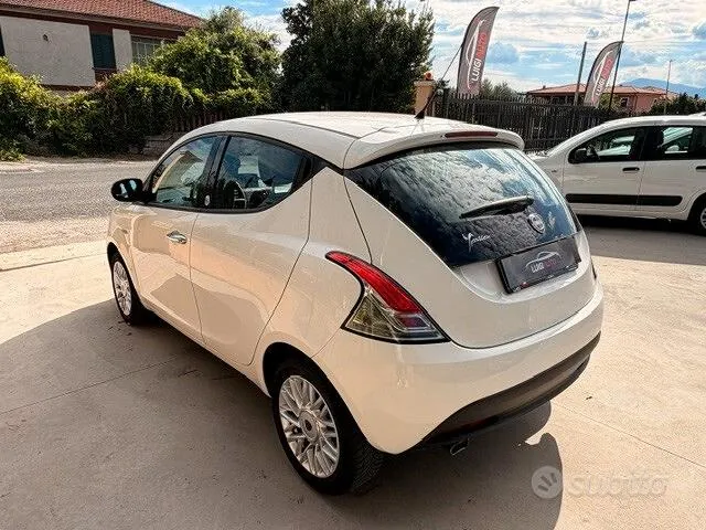 Lancia Ypsilon 2013 photo 3