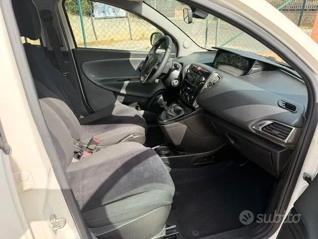 Lancia Ypsilon 2013 photo 5