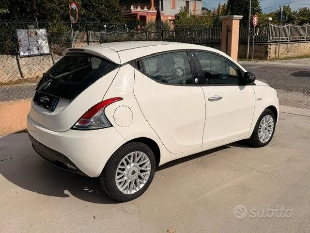 Lancia Ypsilon 2013 photo 4