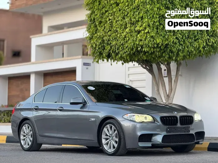 BMW 5 Series 2012 photo 2