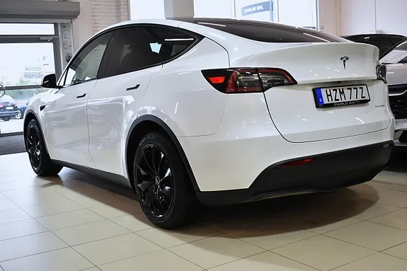 Tesla Model Y 2023 photo 3