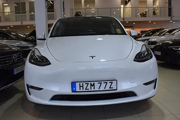 Tesla Model Y 2023 photo 2