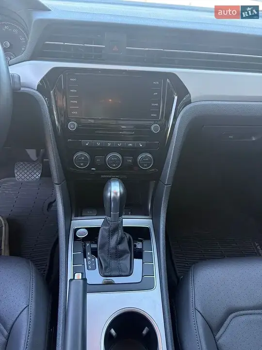 Volkswagen Passat 2020 photo 5
