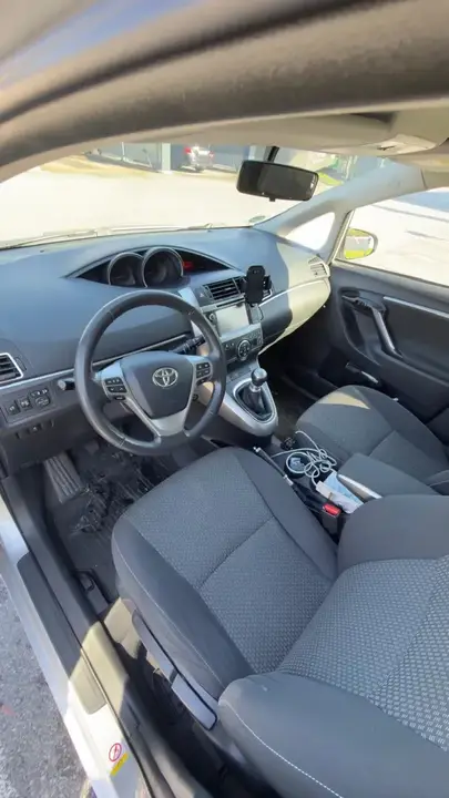 Toyota Verso 2013 photo 2
