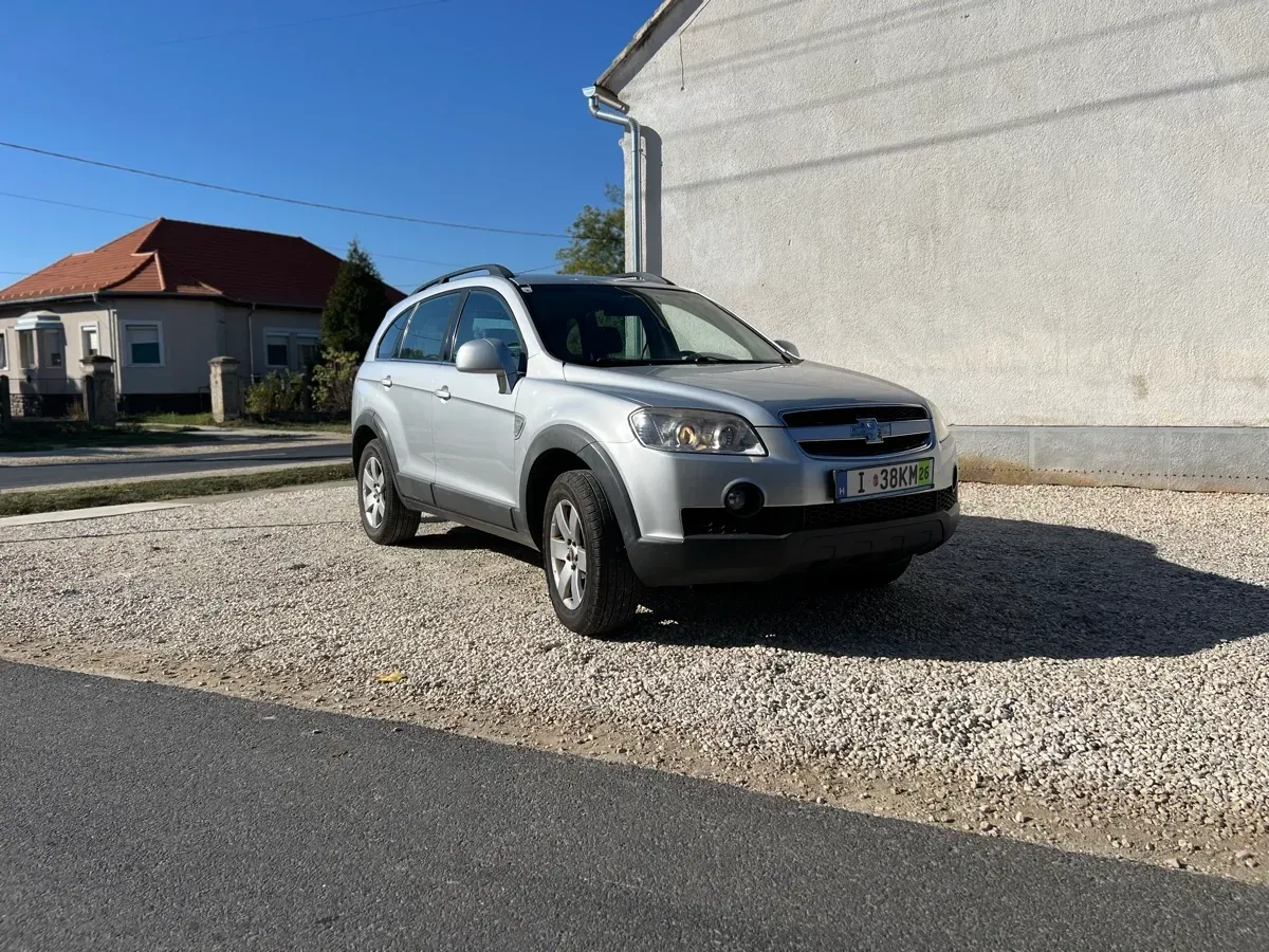 Chevrolet Captiva 2010 photo 2
