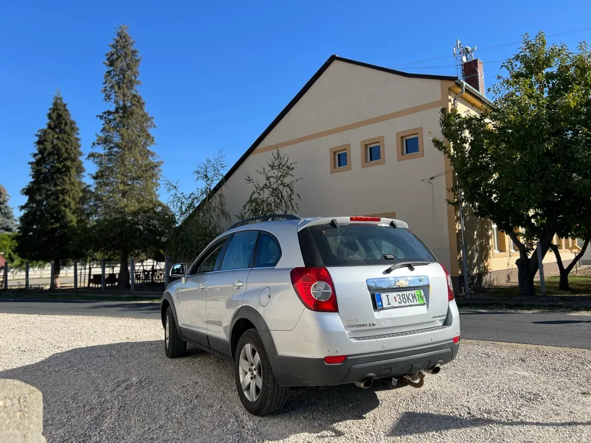 Chevrolet Captiva 2010 photo 3