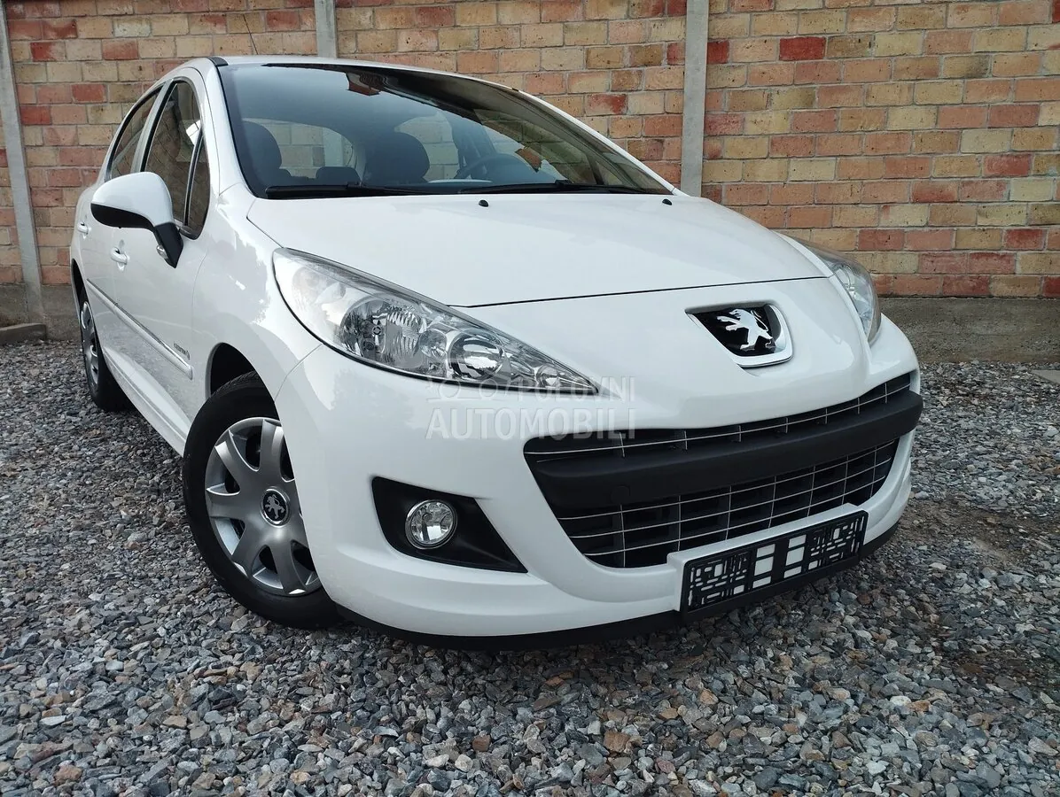 Peugeot 207 2011 photo 3