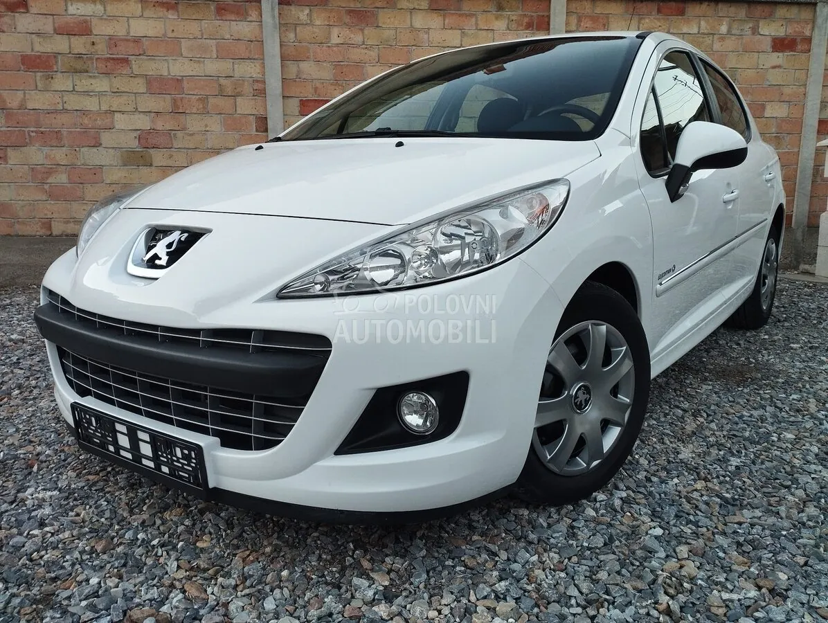 Peugeot 207 2011 photo 2