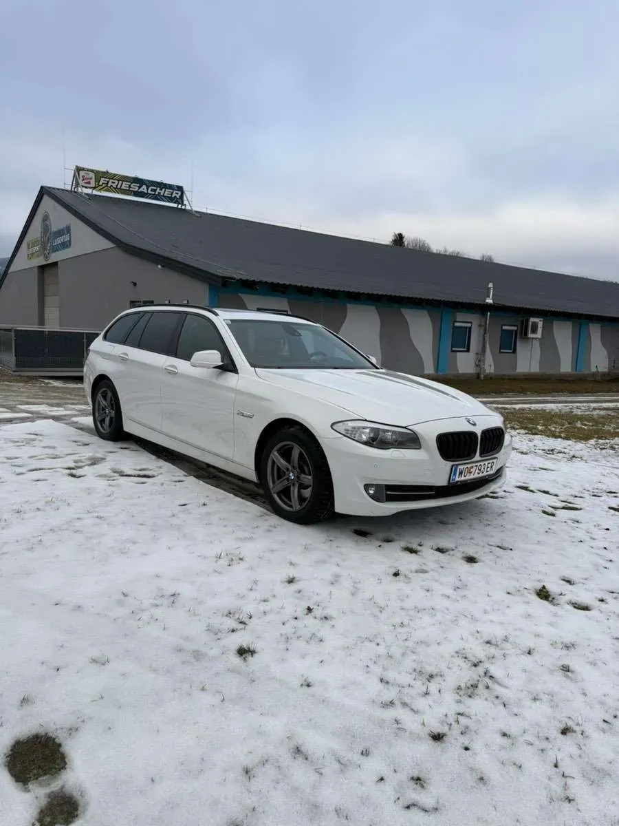 BMW 5 Series 2012 photo 2
