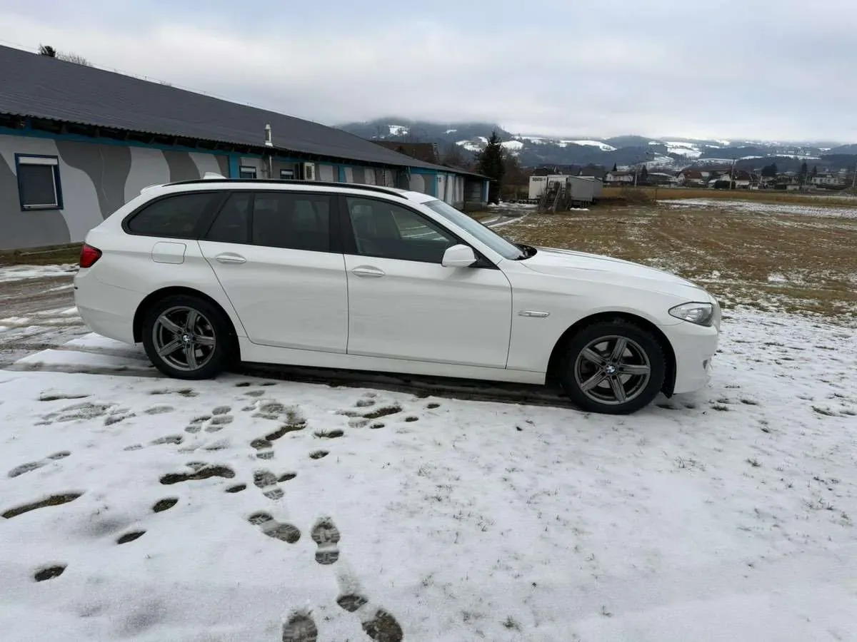 BMW 5 Series 2012 photo 3
