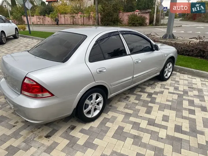Nissan Almera 2012 photo 3