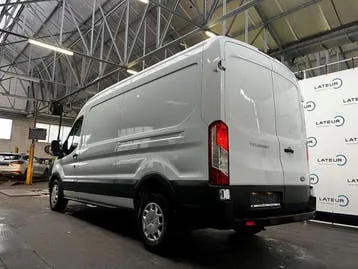 Ford Transit 2022 photo 2