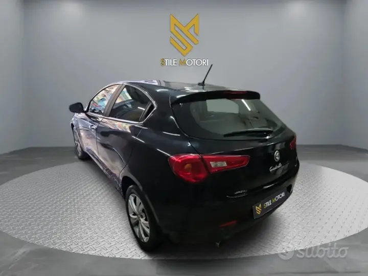Alfa Romeo Giulietta 2015 photo 4