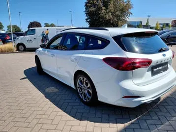 Ford Focus 2024 photo 2