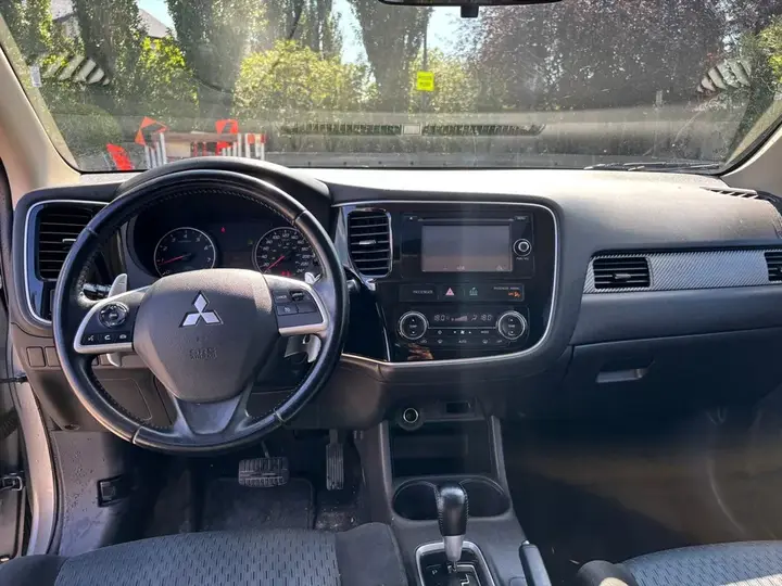 Mitsubishi Outlander 2014 photo 5