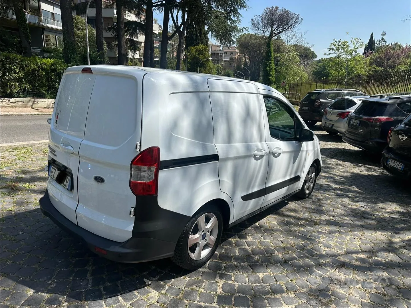 Ford Transit Courier 2015 photo 5