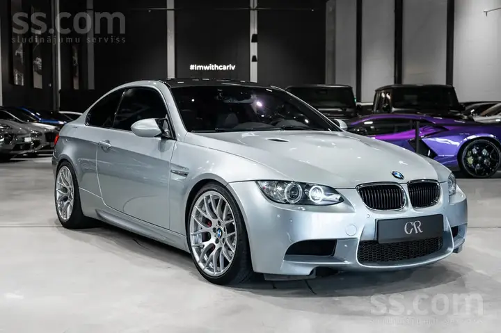 BMW M3 2010 photo 3