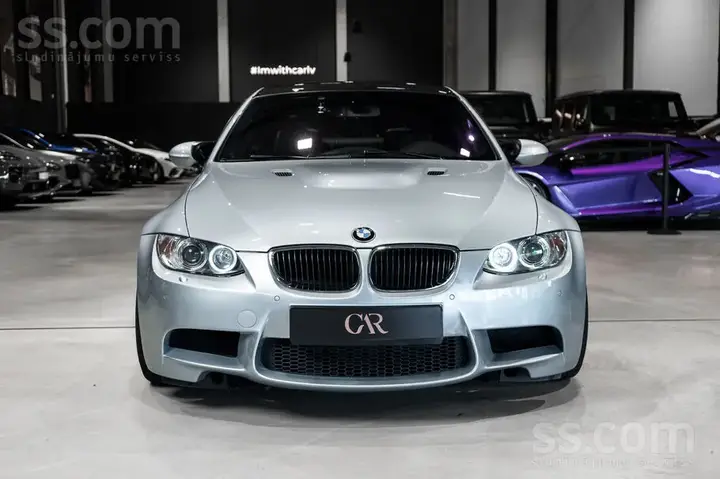 BMW M3 2010 photo 2