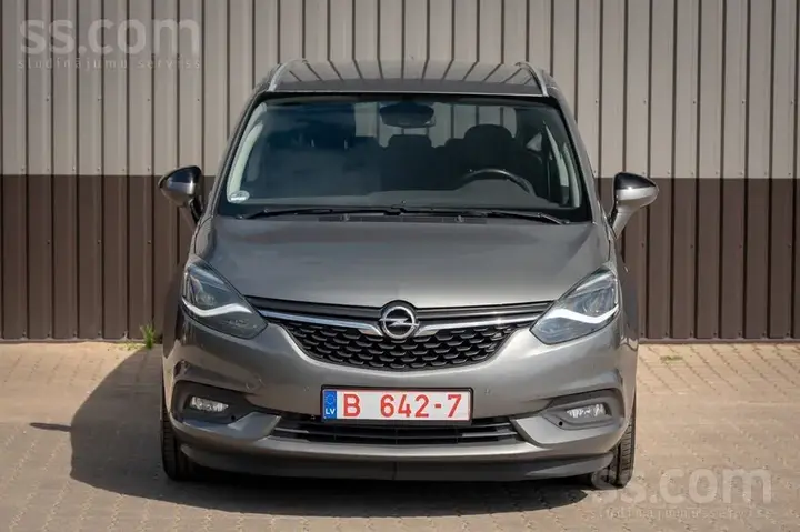 Opel Zafira 2016 photo 2