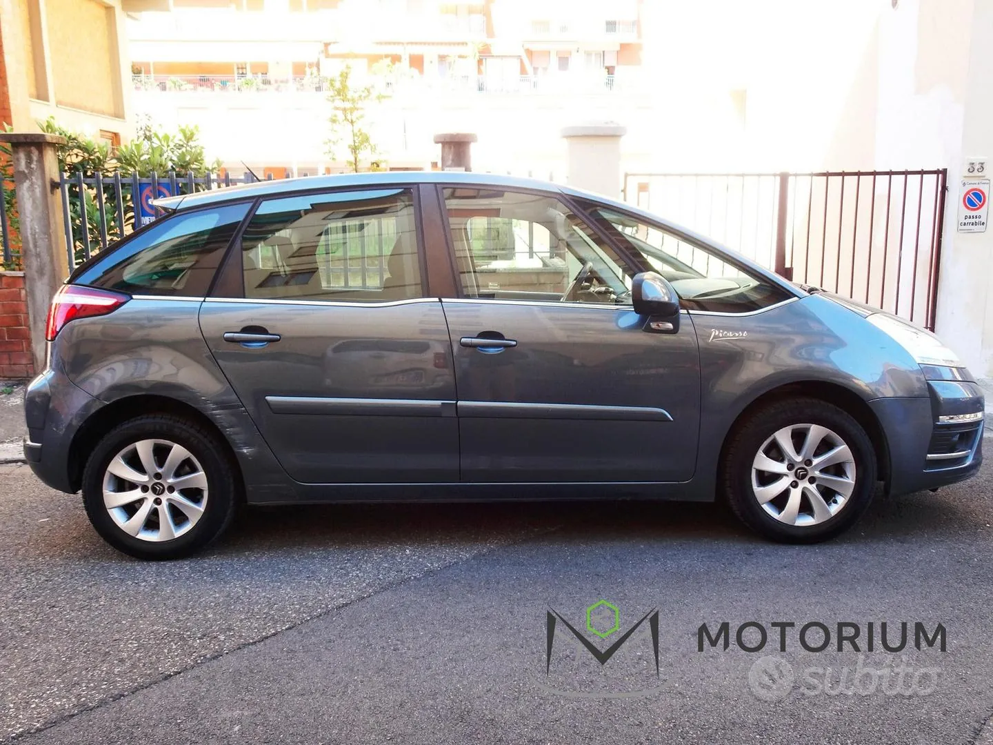Citroen C4 Picasso 2012 photo 2