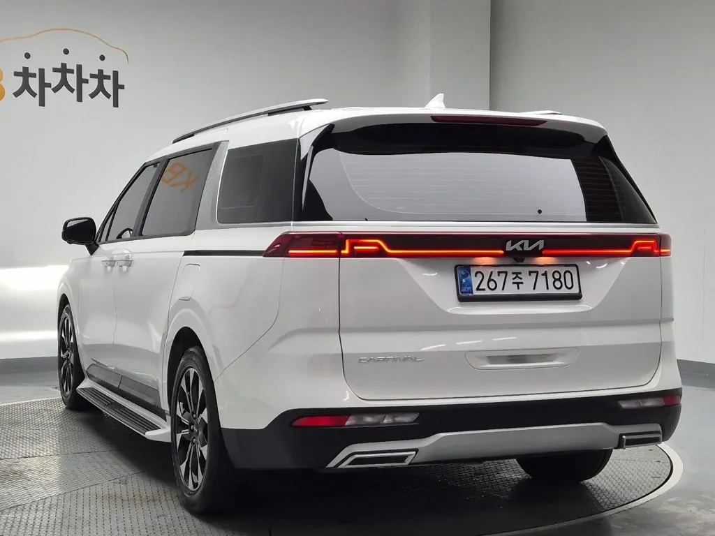 Kia Carnival 2022 photo 2