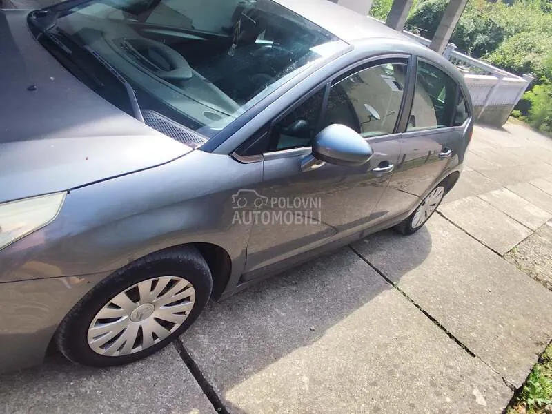 Citroen C4 2010 photo 4