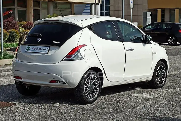 Lancia Ypsilon 2017 photo 5