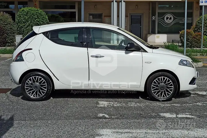 Lancia Ypsilon 2017 photo 4