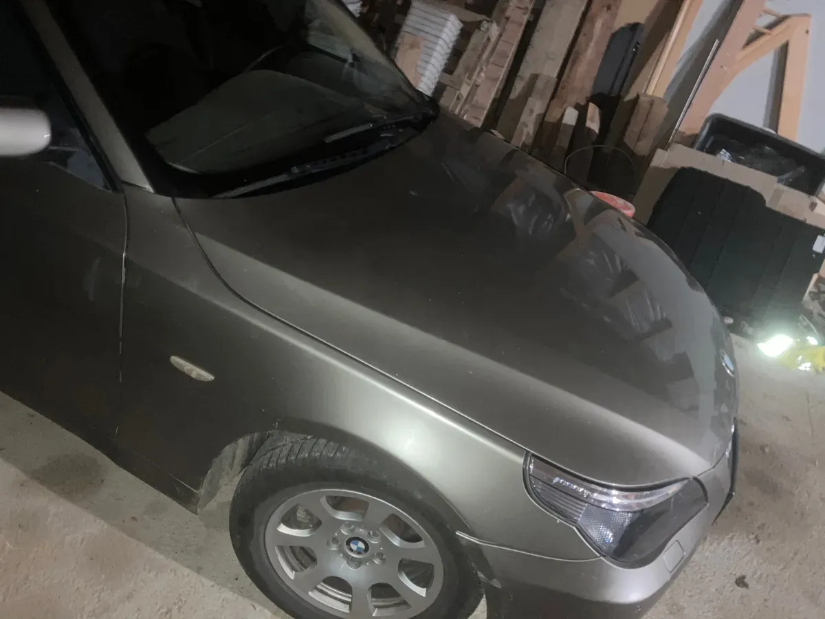 BMW 5 Series 2006 photo 2
