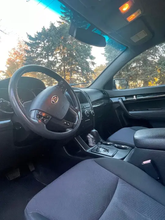 Kia Sorento 2011 photo 4