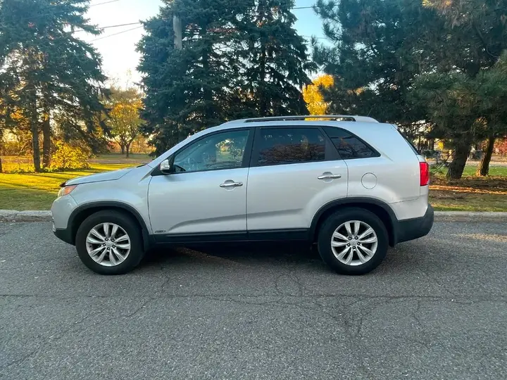 Kia Sorento 2011 photo 3