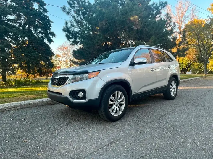 Kia Sorento 2011 photo 2