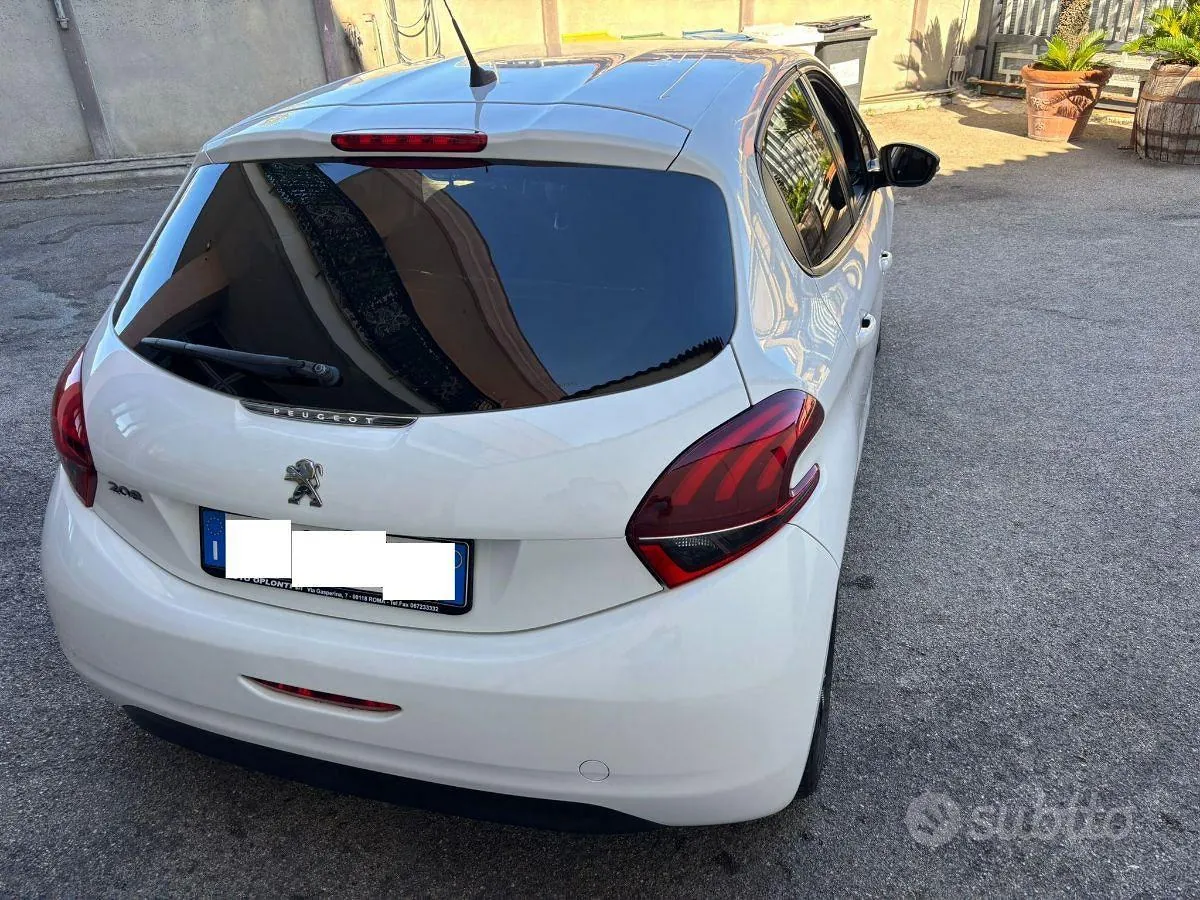 Peugeot 208 2018 photo 4