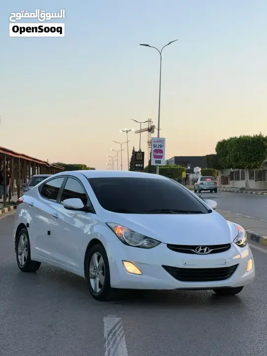 Hyundai Elantra 2012 photo 3